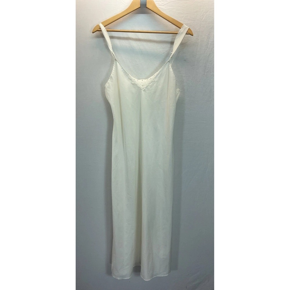 VTG 80's Long Vanity Fair Nightgown size M 36 Sleeveless lace Ivory bridal
